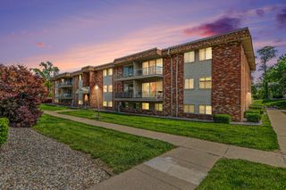 734 W Kilgore Road 303, Kalamazoo City, MI 49008