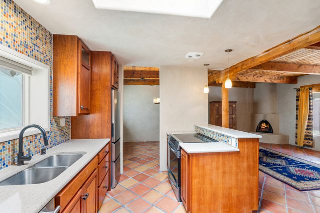 320 Artist 58, Santa Fe, NM 87501