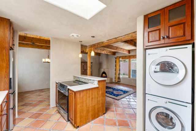 320 Artist 58, Santa Fe, NM 87501