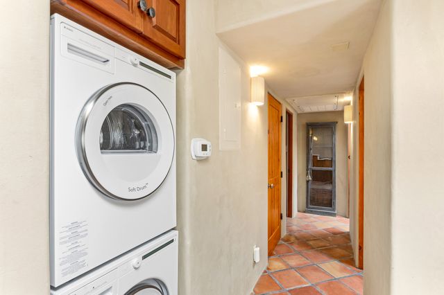 320 Artist 58, Santa Fe, NM 87501