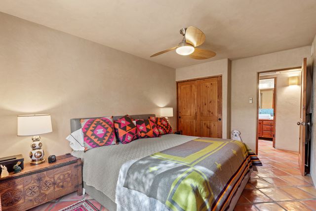 320 Artist 58, Santa Fe, NM 87501