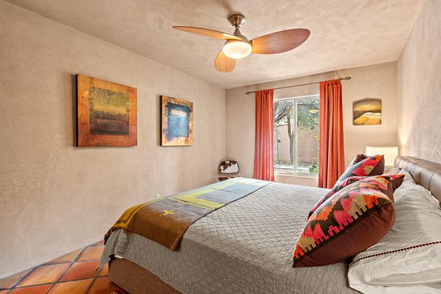320 Artist 58, Santa Fe, NM 87501