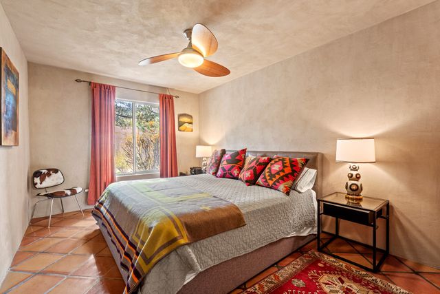 320 Artist 58, Santa Fe, NM 87501