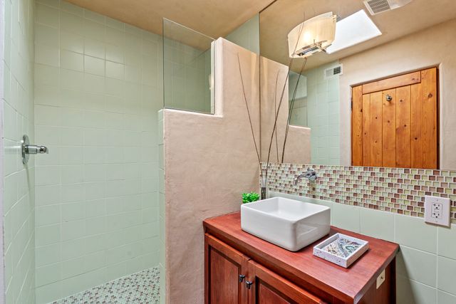 320 Artist 58, Santa Fe, NM 87501