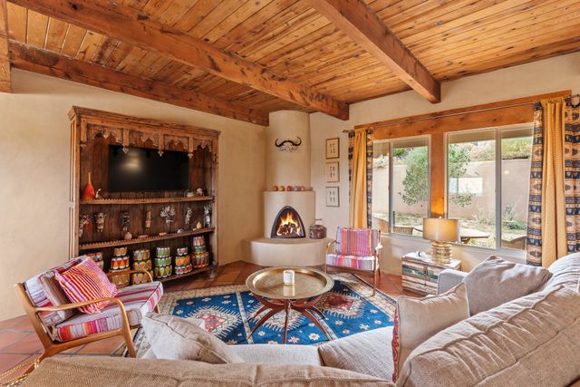 320 Artist 58, Santa Fe, NM 87501