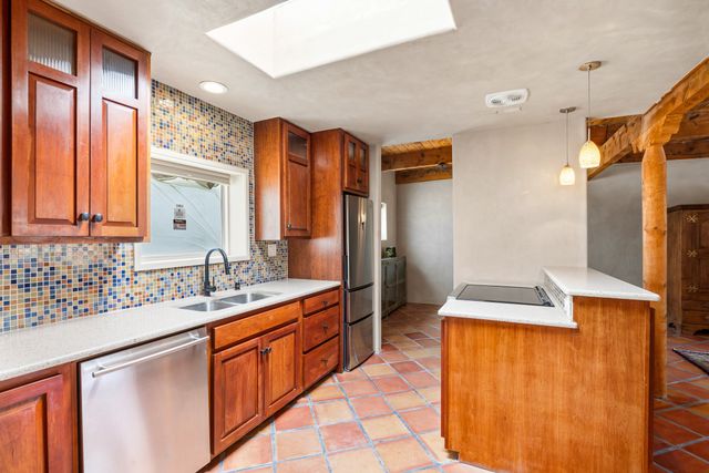 320 Artist 58, Santa Fe, NM 87501