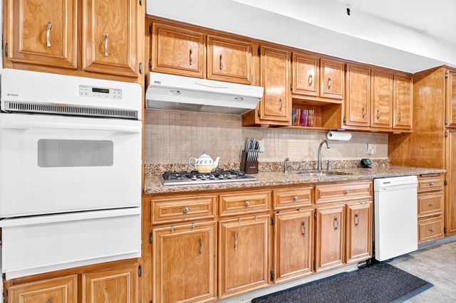 51 BOYD AVE, Jc, West Bergen, NJ 07304