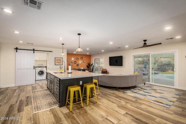 8762 E Monterey Way, Scottsdale, AZ 85251