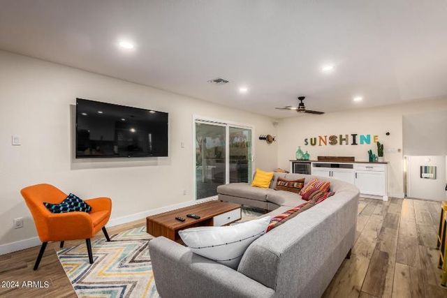 8762 E Monterey Way, Scottsdale, AZ 85251