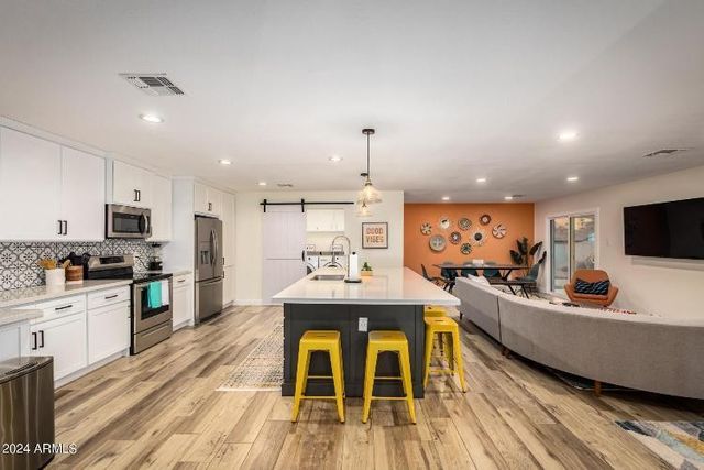 8762 E Monterey Way, Scottsdale, AZ 85251