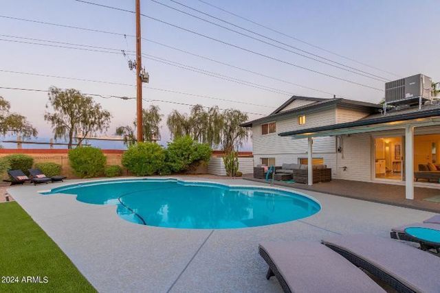 8762 E Monterey Way, Scottsdale, AZ 85251