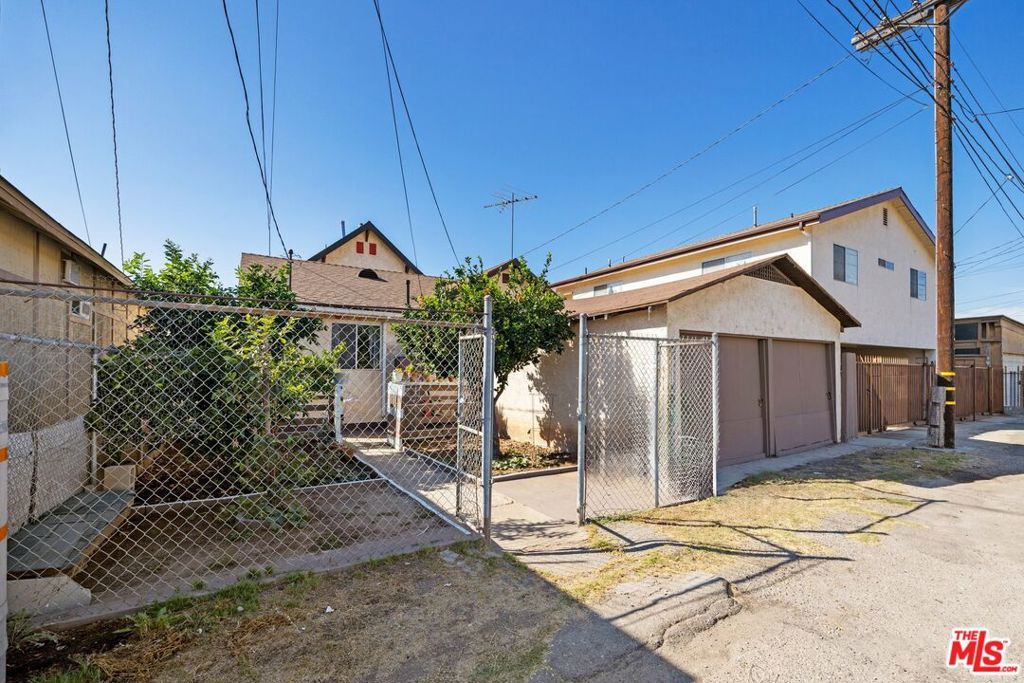 Image 8 of property listing at 6321 Ruby Street, Los Angeles, CA 90042