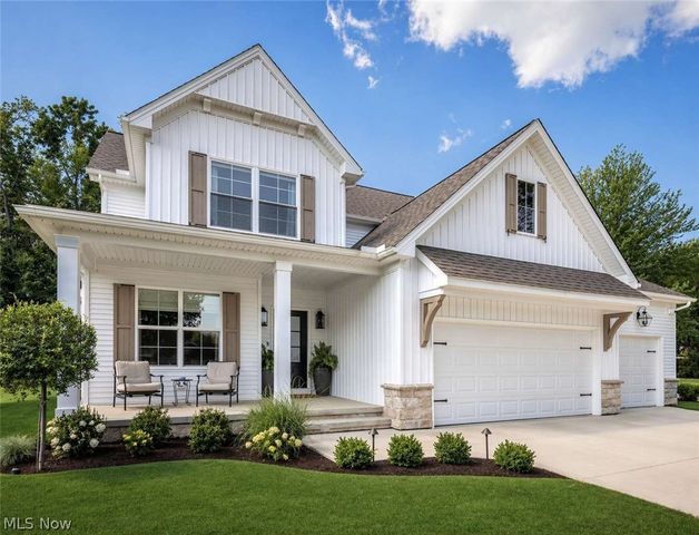 4879 Oakdale Drive, Willoughby, OH 44094