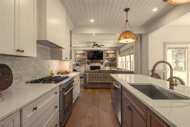 4879 Oakdale Drive, Willoughby, OH 44094