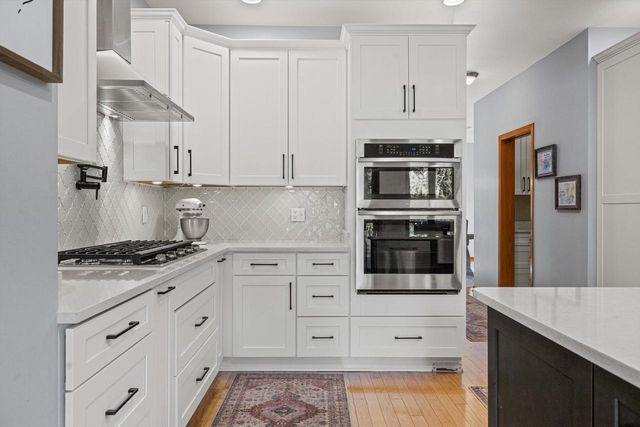 5740 Woodland Hills DRIVE, Mount Pleasant, WI 53406