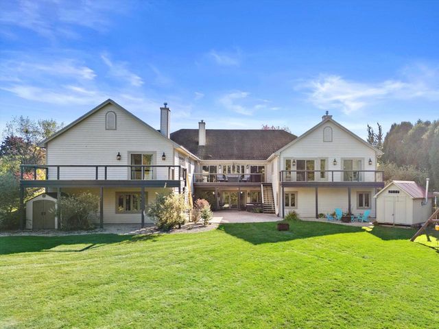 5740 Woodland Hills DRIVE, Mount Pleasant, WI 53406