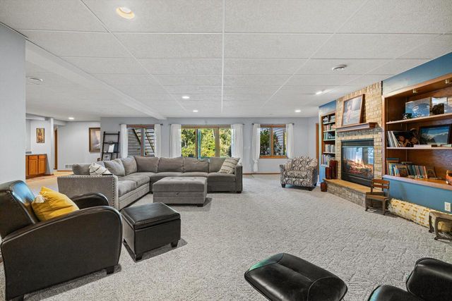 5740 Woodland Hills DRIVE, Mount Pleasant, WI 53406