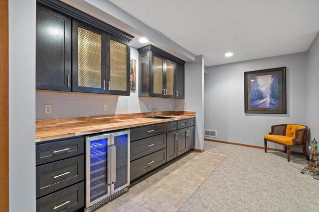 5740 Woodland Hills DRIVE, Mount Pleasant, WI 53406