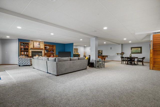 5740 Woodland Hills DRIVE, Mount Pleasant, WI 53406