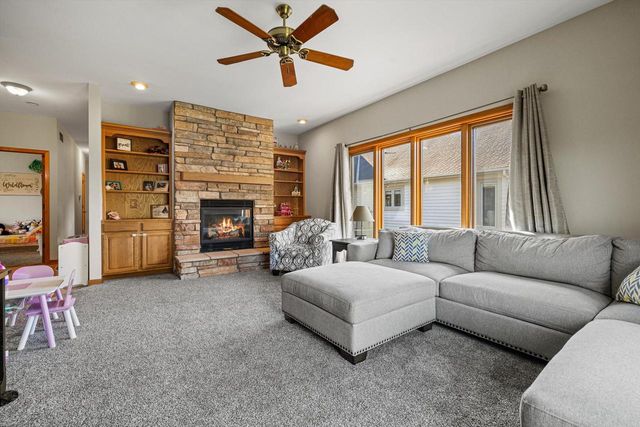 5740 Woodland Hills DRIVE, Mount Pleasant, WI 53406
