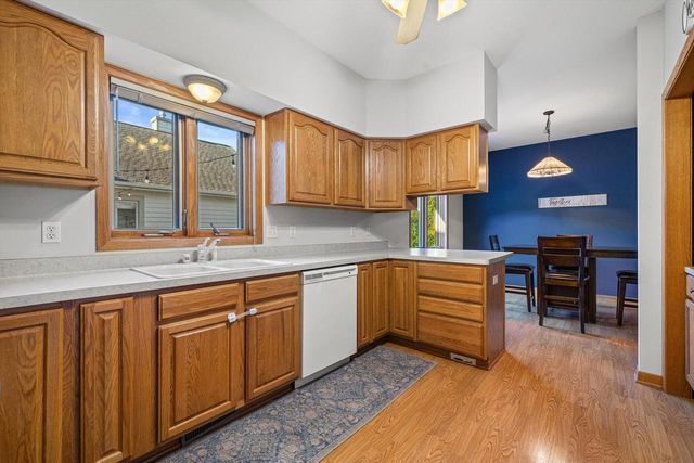 5740 Woodland Hills DRIVE, Mount Pleasant, WI 53406