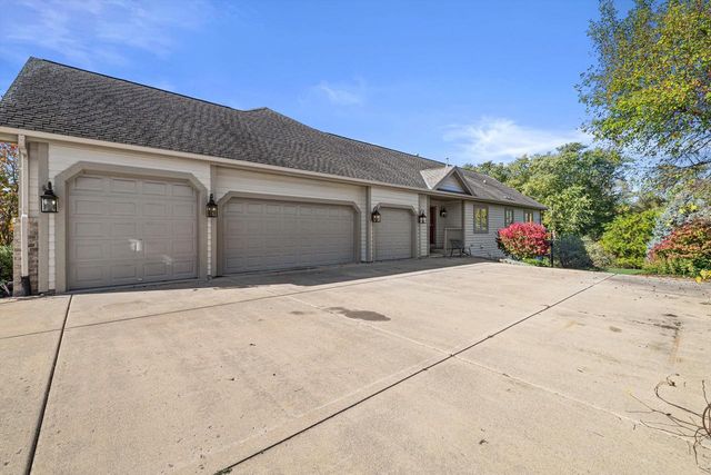 5740 Woodland Hills DRIVE, Mount Pleasant, WI 53406