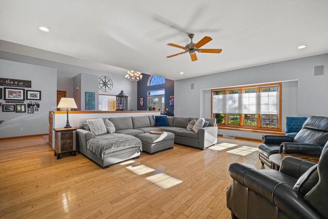 5740 Woodland Hills DRIVE, Mount Pleasant, WI 53406