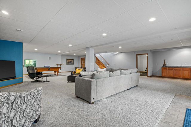 5740 Woodland Hills DRIVE, Mount Pleasant, WI 53406