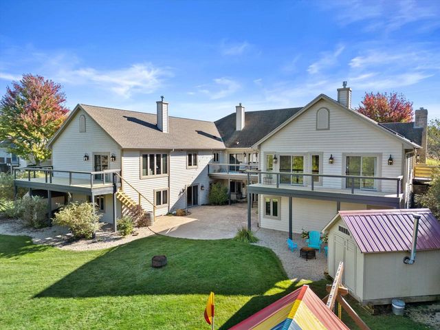 5740 Woodland Hills DRIVE, Mount Pleasant, WI 53406
