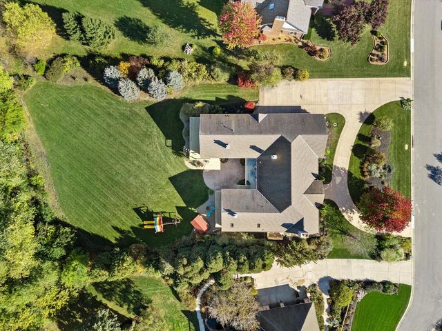 5740 Woodland Hills DRIVE, Mount Pleasant, WI 53406