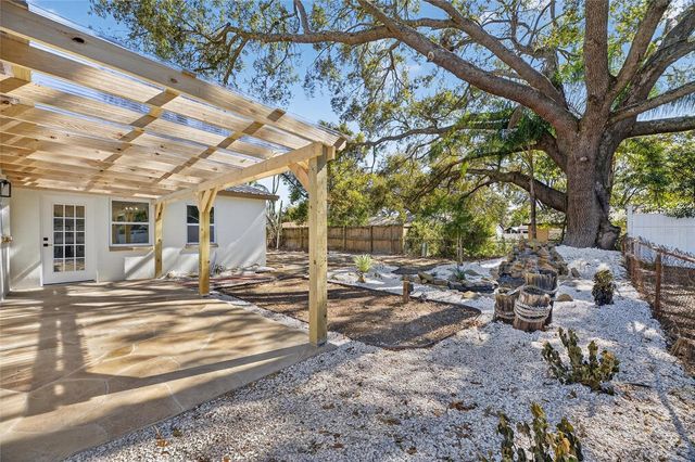 207 LENTZ ROAD, Brandon, FL 33510