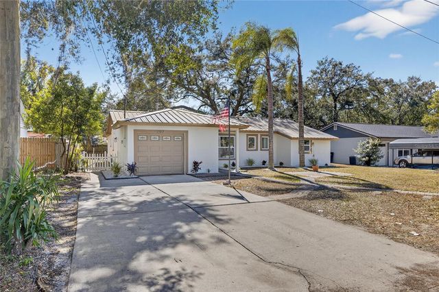 207 LENTZ ROAD, Brandon, FL 33510