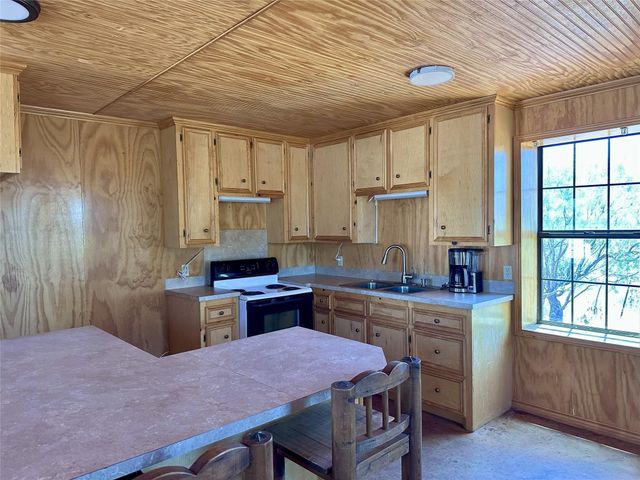 5725 FM604, Ovalo, TX 79541