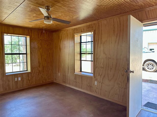 5725 FM604, Ovalo, TX 79541