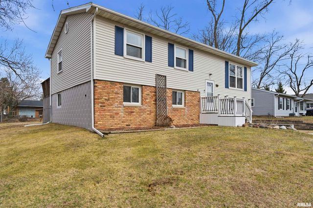 210 BLOSSOM Terrace, Washington, IL 61571