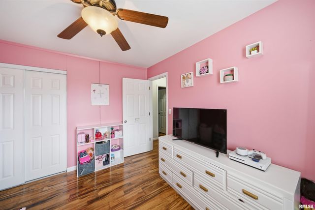 210 BLOSSOM Terrace, Washington, IL 61571