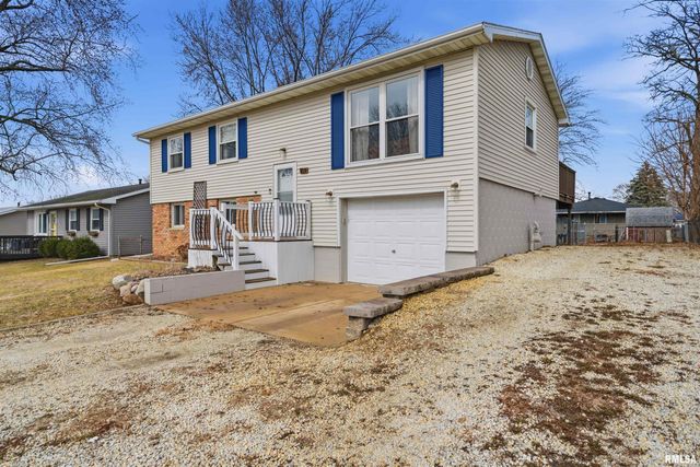 210 BLOSSOM Terrace, Washington, IL 61571