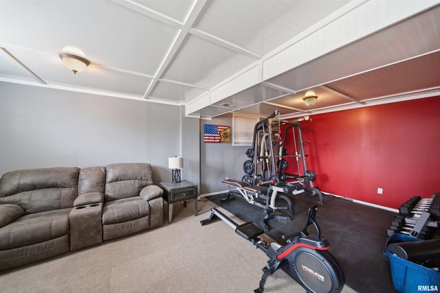 210 BLOSSOM Terrace, Washington, IL 61571