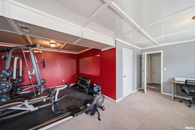 210 BLOSSOM Terrace, Washington, IL 61571