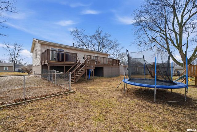 210 BLOSSOM Terrace, Washington, IL 61571