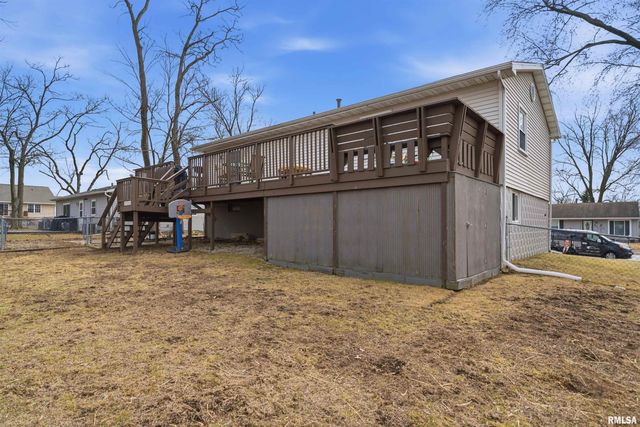 210 BLOSSOM Terrace, Washington, IL 61571