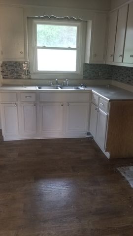 2714 Combs Dr, Nashville, TN 37207