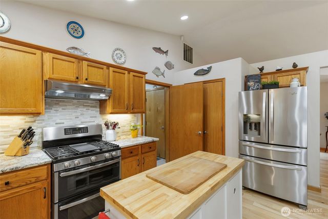 9240 Priddy Vista Road NW, Seabeck, WA 98380