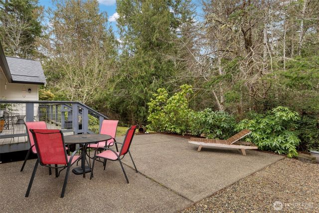 9240 Priddy Vista Road NW, Seabeck, WA 98380