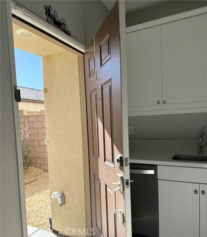 15522 San Francisco, Victorville, CA 92394