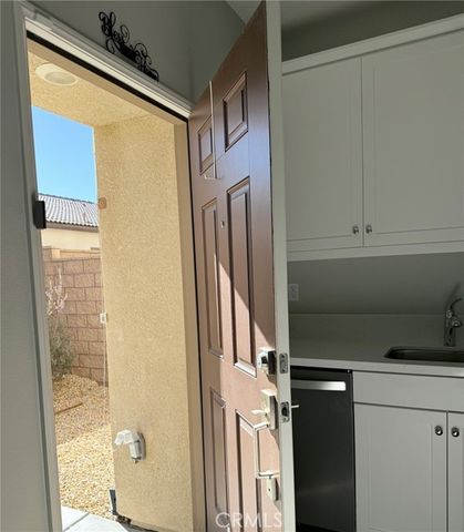 15522 San Francisco, Victorville, CA 92394