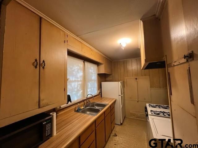 109 Lynch St., Palestine, TX 75803