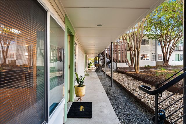 2200 Dickson DR 112, Austin, TX 78704