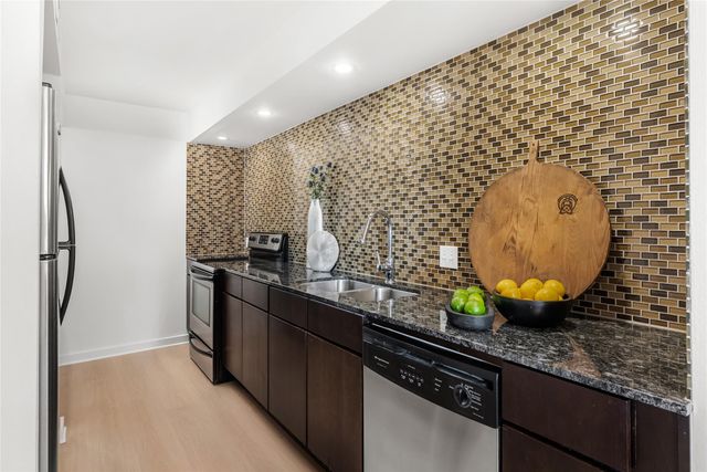 2200 Dickson DR 112, Austin, TX 78704