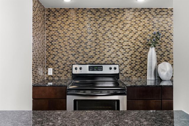 2200 Dickson DR 112, Austin, TX 78704